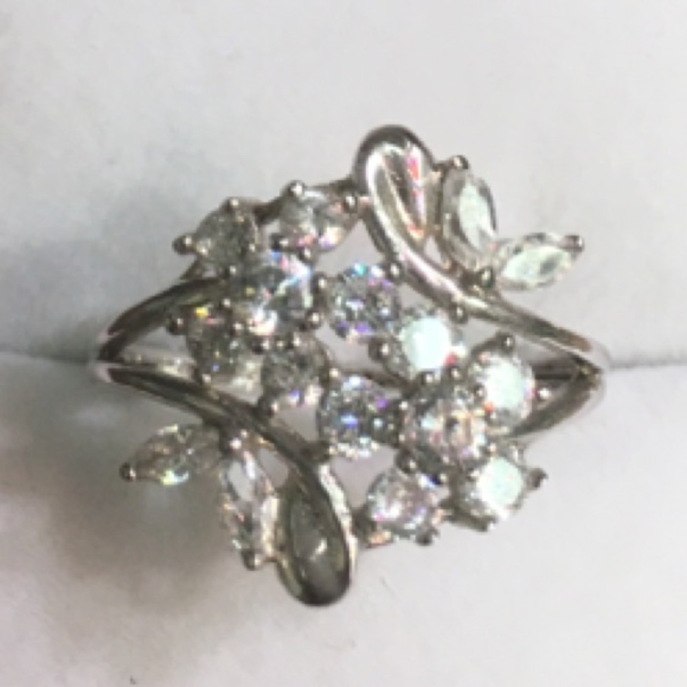 New 925 sterling silver flower ring size 7…